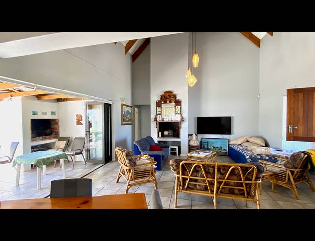 3 BEDROOM HOUSE FOR SALE IN DWARSKERSBOS